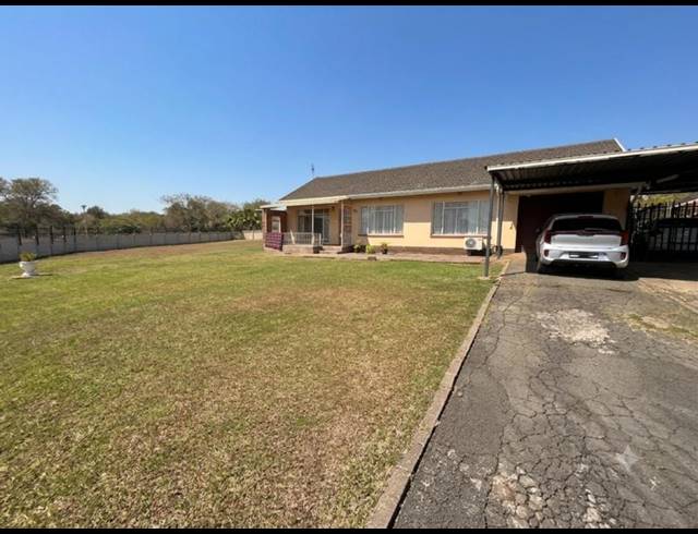 3 BEDROOM HOUSE FOR SALE IN BISLEY